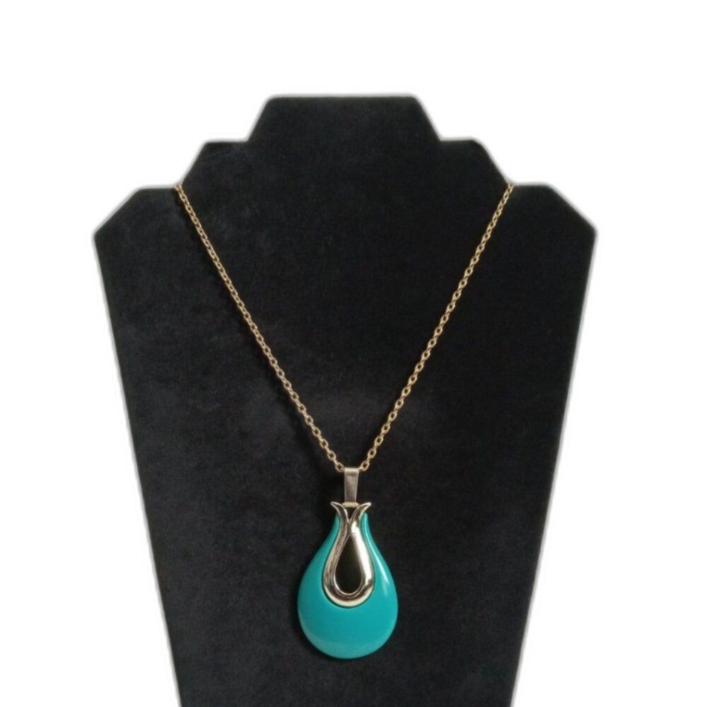 Vintage Sarah Coventry Signed Triple Treat Teal Teardrop Gold Toned Necklace